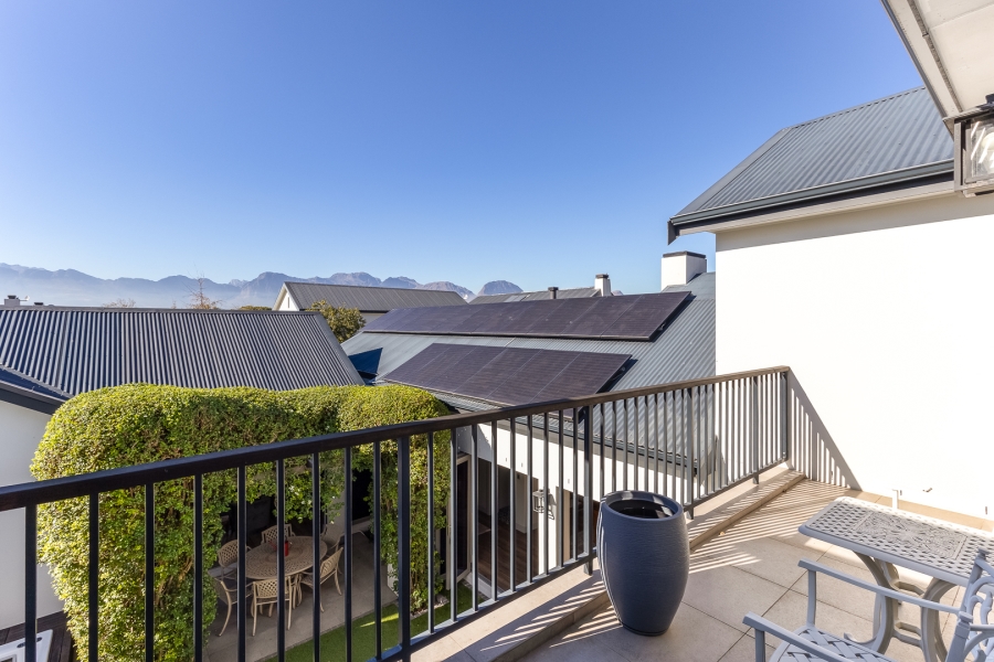 4 Bedroom Property for Sale in Lemoenkloof Western Cape
